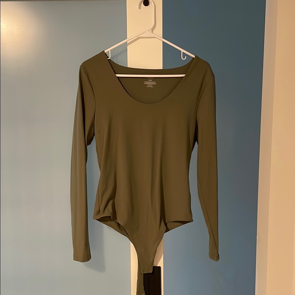 Nuuds Fitted Green Long Sleeve Bodysuit